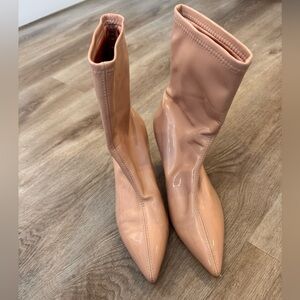 Stuart weitzman 75 nude patent leather stretch booties - size 8